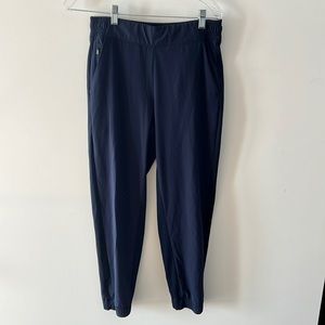 Athleta Brooklyn jogger women’s navy 10. Literally never been worn.